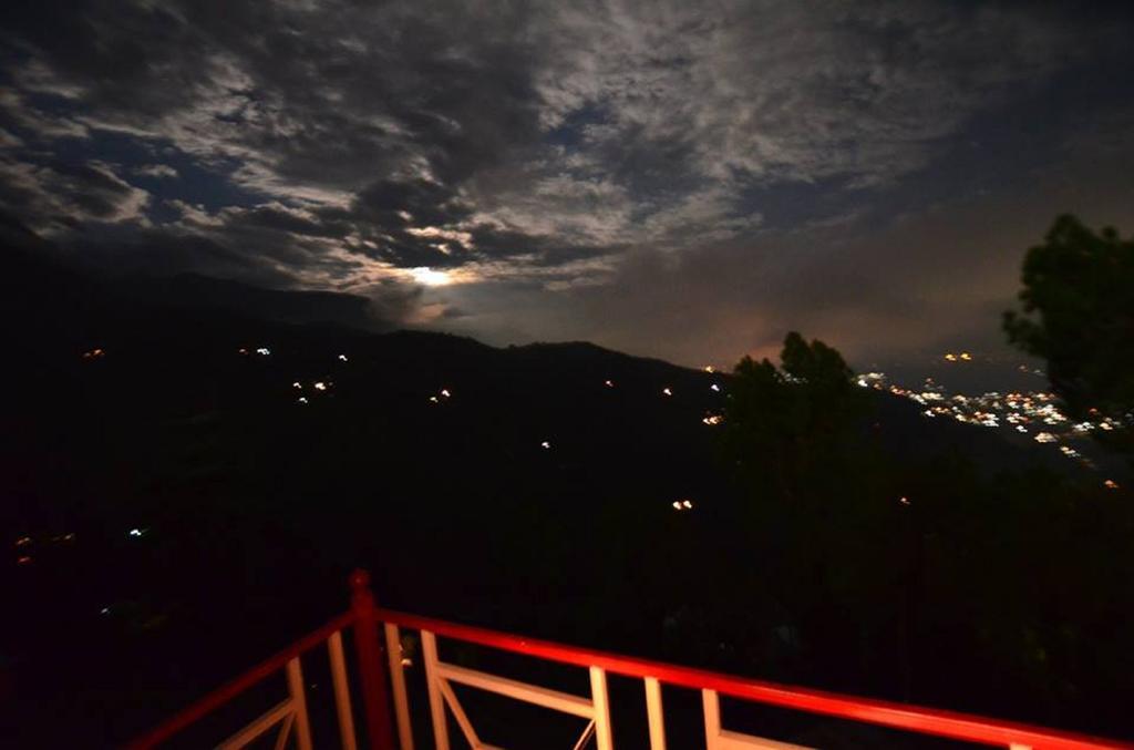 Hotel Deodar Villa دارامشالا المظهر الخارجي الصورة